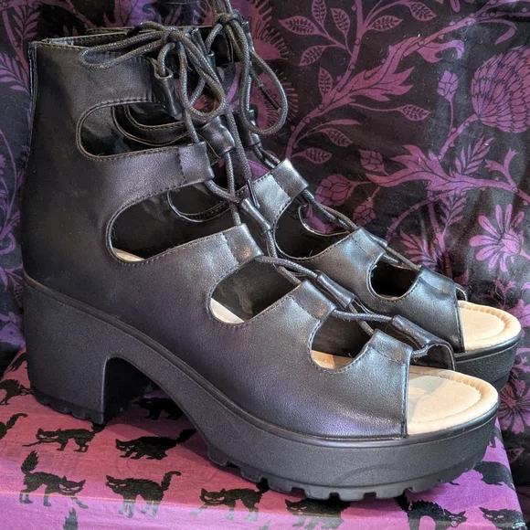 Stylish Black Women's Lace-Up Heeled Sandals Nasty Gal Sz10 - Picture 4 of 6